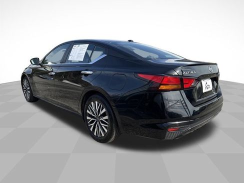 Used 2024 Nissan Altima 2.5 SV image 7