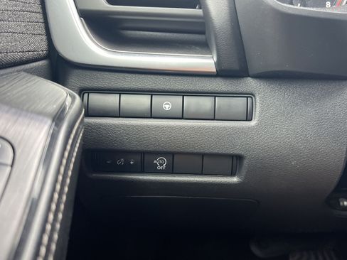 Used 2023 Nissan Rogue SV AWD/4WD image 12