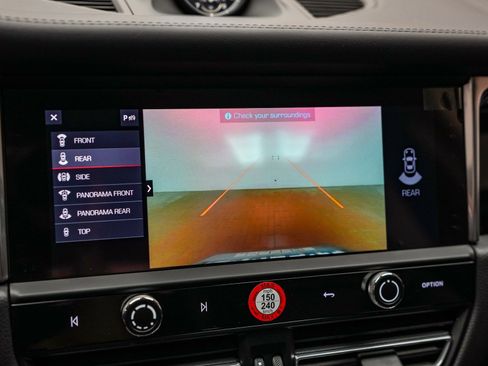 Used 2025 Porsche Macan image 29