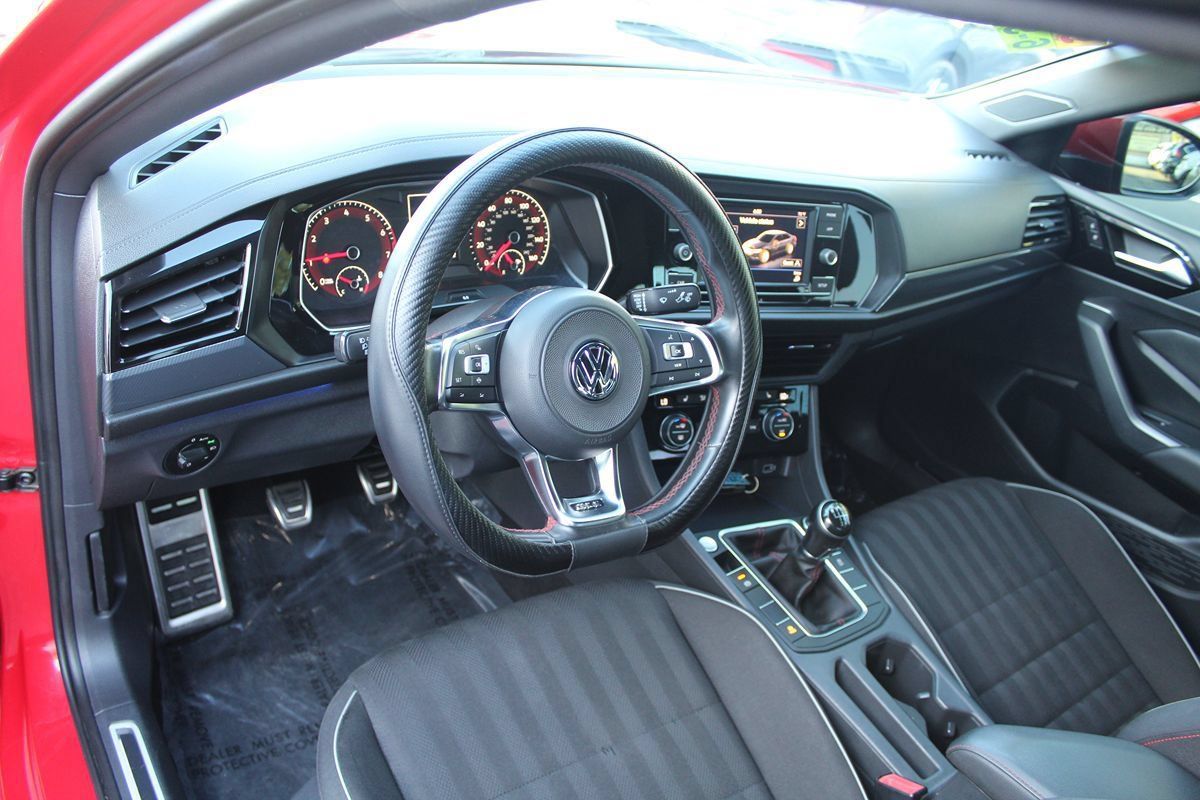 Used 2019 Volkswagen Jetta GLI FWD image 18
