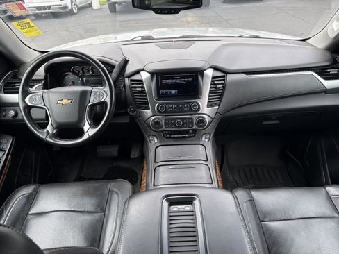Used 2020 Chevrolet Suburban Premier AWD/4WD image 15