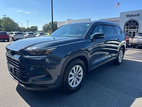 Used 2025 Toyota Grand Highlander AWD image 2