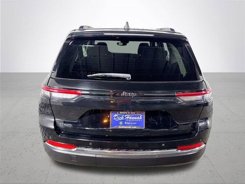 Used 2023 Jeep Grand Cherokee Laredo w/ Trailer Tow Prep Group (B) image 7