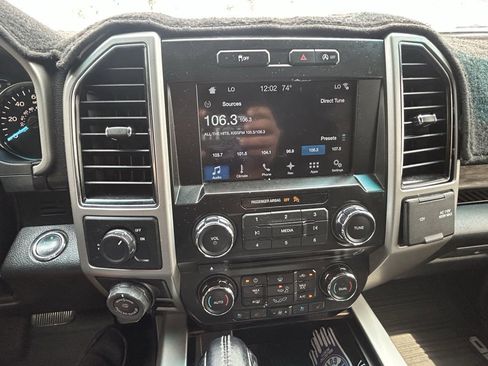 Used 2018 Ford F150 Lariat image 13