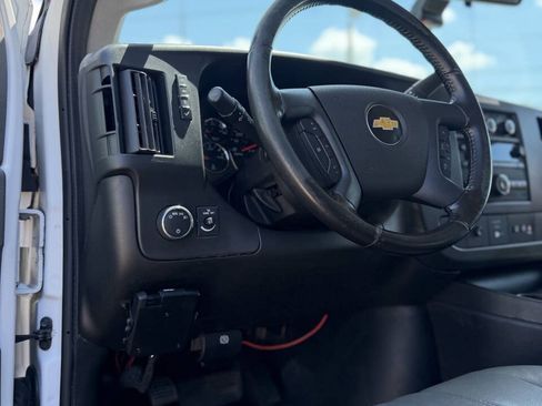 Used 2020 Chevrolet Express 2500 w/ Driver Convenience Package RWD image 21