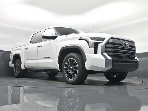 Used 2024 Toyota Tundra Limited w/ Power Package RWD image 32