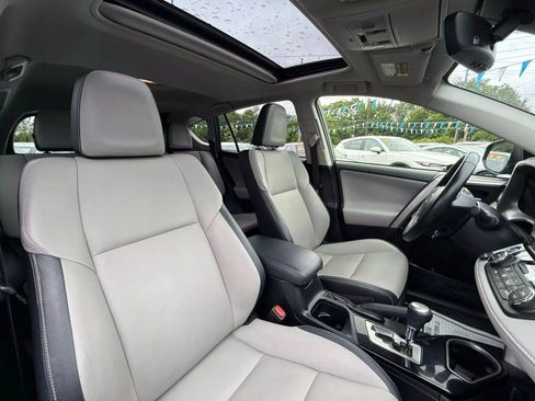 Used 2016 Toyota RAV4 Limited image 57
