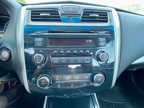 Used 2013 Nissan Altima 2.5 S FWD image 17