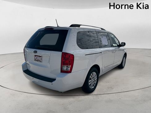 Used 2012 Kia Sedona LX image 4