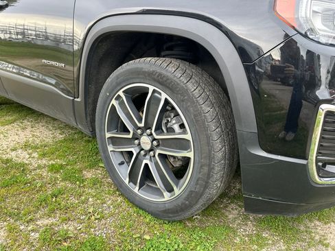 Used 2021 GMC Acadia SLT w/ Technology Package AWD/4WD image 4