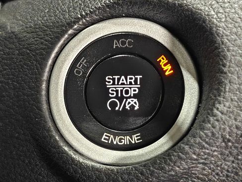 Used 2015 Chrysler 200 Limited w/ Comfort Group FWD image 9