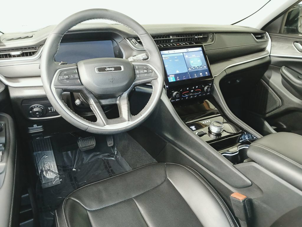Used 2023 Jeep Grand Cherokee L Limited w/ Luxury Tech Group II AWD/4WD image 9