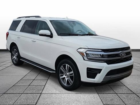 Used 2022 Ford Expedition XLT RWD image 3