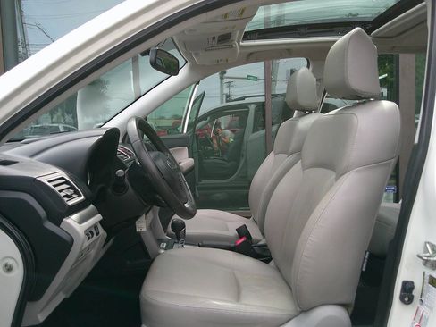 Used 2016 Subaru Forester 2.5i Limited w/ Popular Package #2 AWD/4WD image 9