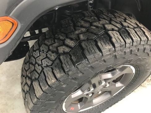 Used 2021 Jeep Gladiator Rubicon image 40