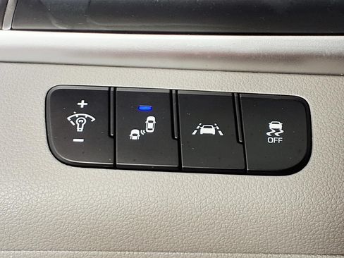 Used 2019 Hyundai Elantra SEL FWD image 16