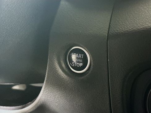 Used 2023 Nissan Frontier SV AWD/4WD image 20