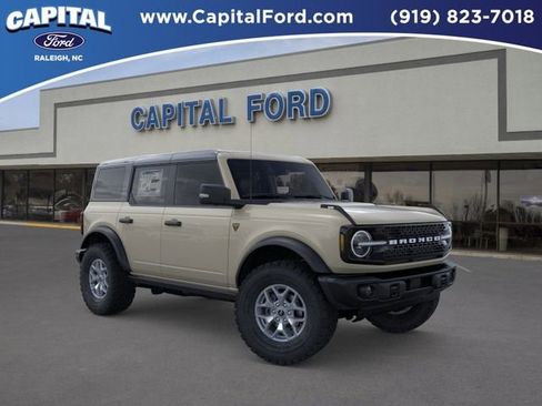 New 2025 Ford Bronco Badlands image 7