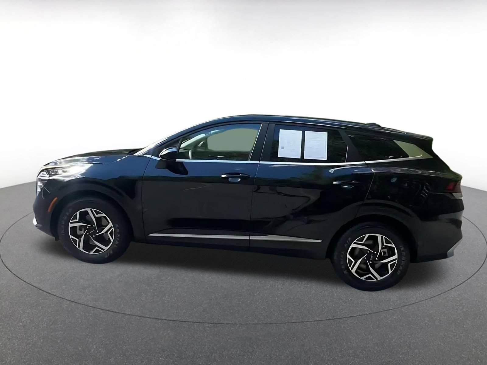 Used 2025 Kia Sportage LX FWD image 8