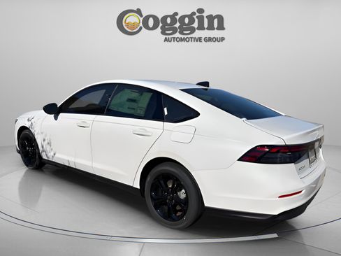 New 2025 Honda Accord SE image 3