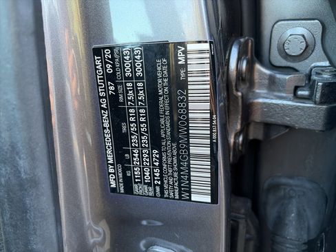 Used 2021 Mercedes-Benz GLB 250 w/ Premium Package image 24