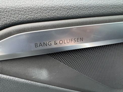 Used 2021 Audi e-tron Prestige w/ Prestige Package image 43