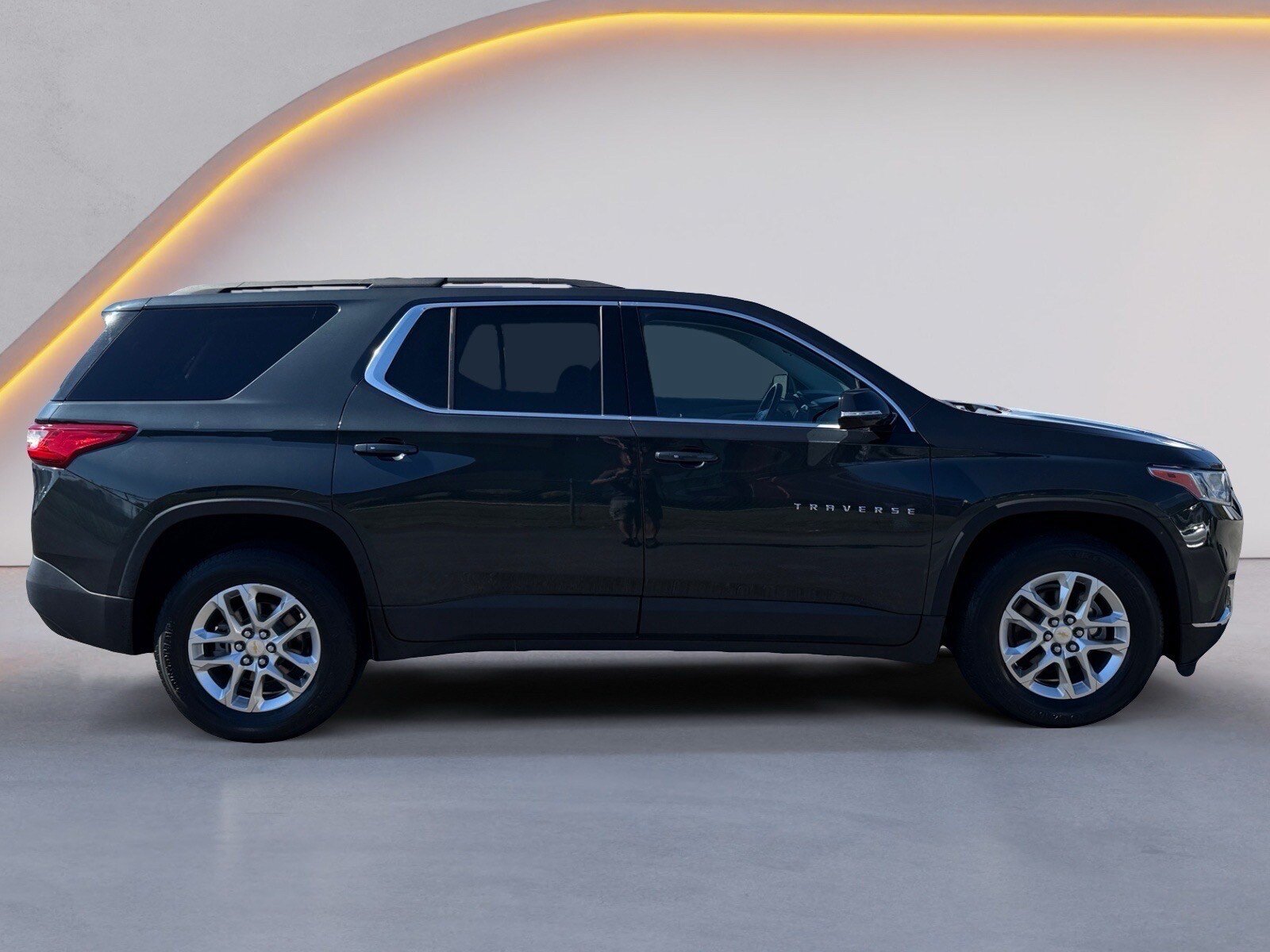 Used 2019 Chevrolet Traverse LT AWD/4WD image 2