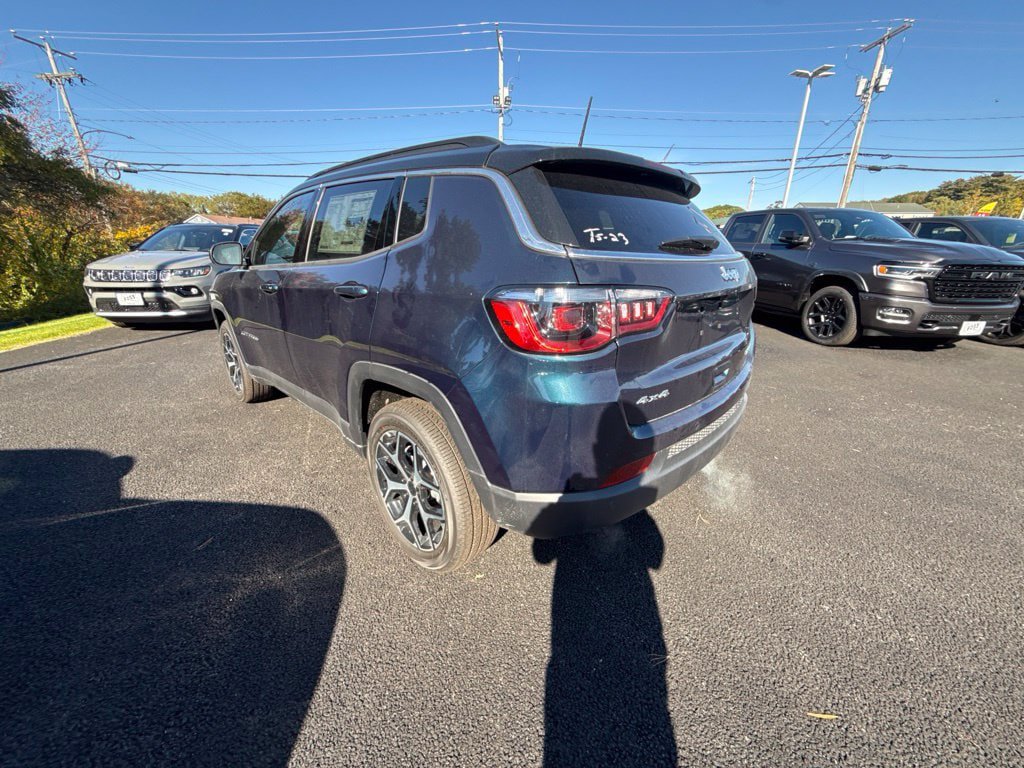New 2026 Jeep Compass Limited AWD/4WD image 3