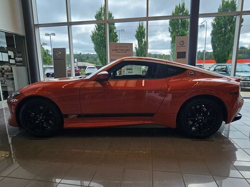 New 2024 Nissan Z Performance w/ Heritage Edition RWD image 7