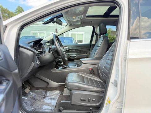 Used 2017 Ford Escape Titanium AWD/4WD image 9