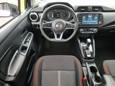 Used 2024 Nissan Versa SR FWD image 11