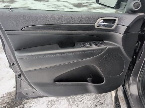 Used 2020 Jeep Grand Cherokee Laredo image 10