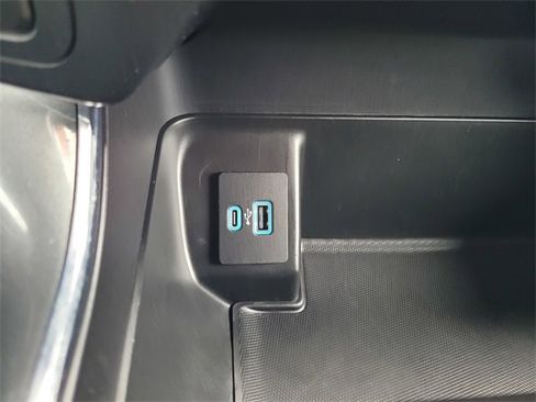 Certified 2022 Ford F150 XLT w/ Equipment Group 302A High image 25