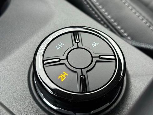 New 2025 Ford Ranger Lariat w/ FX4 Off-Road Package image 38