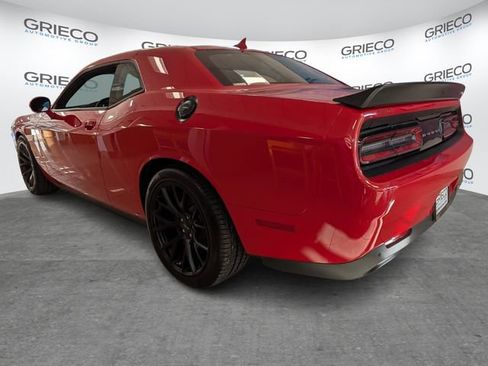 Used 2016 Dodge Challenger SRT Hellcat RWD image 4