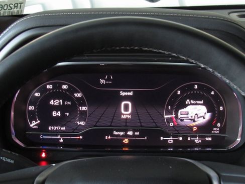 Used 2024 GMC Yukon XL SLT w/ SLT Luxury Package image 24