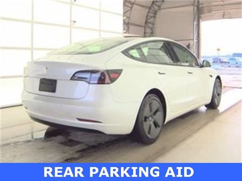 Used 2021 Tesla Model 3 Standard Range Plus image 4
