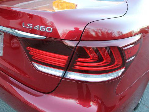 Used 2013 Lexus LS 460 w/ Comfort Pkg image 31