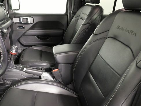 Used 2021 Jeep Wrangler Unlimited Sahara image 30