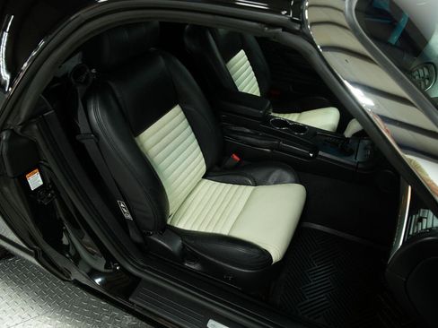 Used 2003 Ford Thunderbird RWD image 25