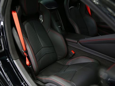 Used 2024 Chevrolet Corvette Z06 w/ Z07 Performance Package RWD image 31