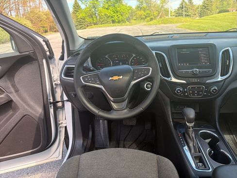 Used 2023 Chevrolet Equinox LT FWD image 25
