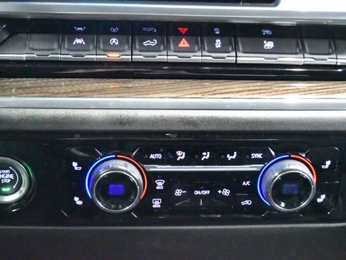 Used 2023 Chevrolet Silverado 1500 LT image 50