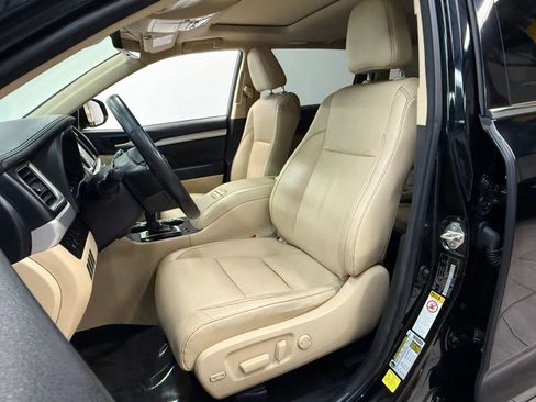 Used 2017 Toyota Highlander XLE image 20
