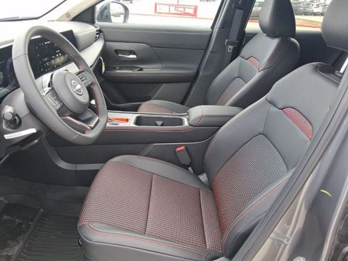 New 2026 Nissan Kicks SR image 23