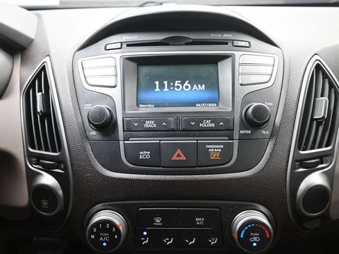 Used 2015 Hyundai Tucson SE FWD image 11