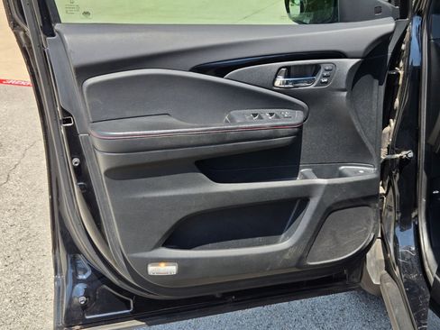 Used 2017 Honda Ridgeline Black Edition image 10