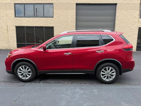 Used 2017 Nissan Rogue SV w/ SV Premium Package AWD/4WD image 3