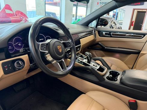 Used 2023 Porsche Cayenne Platinum Edition AWD/4WD image 24