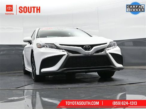 Used 2024 Toyota Camry SE image 36